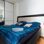 Golden Cat Appartement *