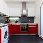 Golden Cat Appartement *