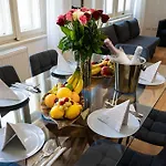 Golden Cat Appartement Praag